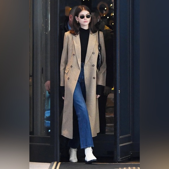 Reformation Middlebury Coat in Camel Houndstooth - Picture 2 of 2